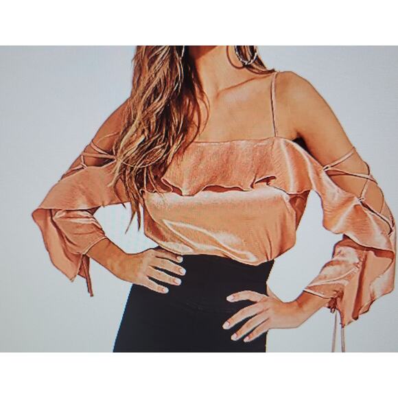 NWT Guess Small Nia Gold Cold Shoulder Ruffle Top - Picture 6 of 6